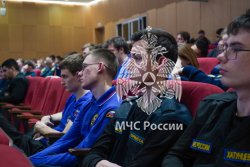 Правнучка маршала Жукова встретилась с обучающимся вузов МЧС России 