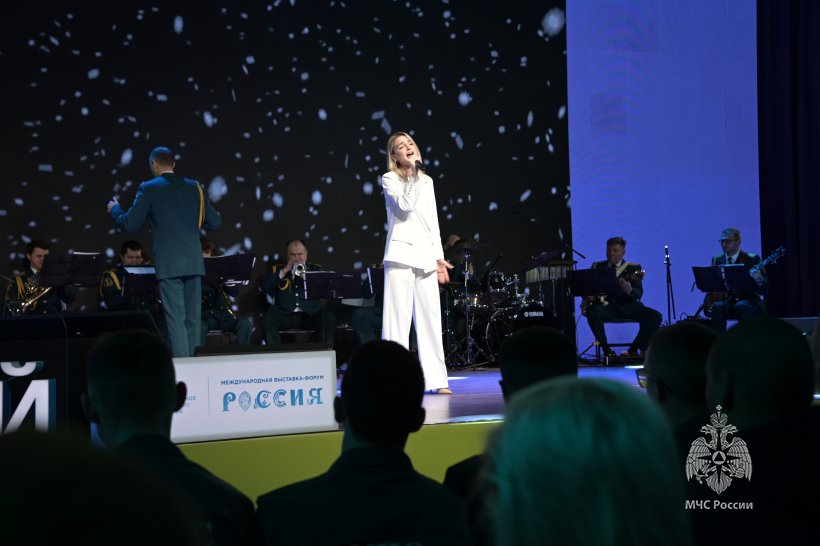 Сотрудники и курсанты вуза приняли участие в концерте творческих коллективов МЧС России на ВДНХ