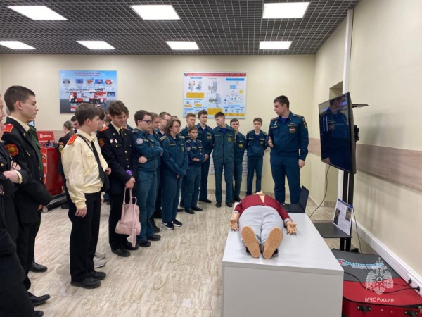 Кадетские классы Москвы посетили Академию ГПС МЧС России