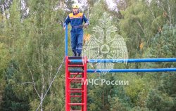 В МЧС России впервые стартовали соревнования по спасательному спорту