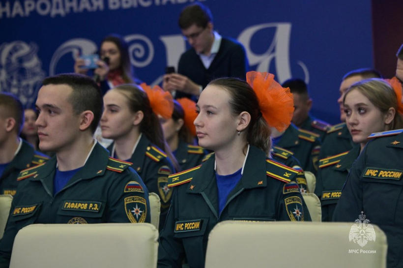 Глава МЧС России Александр Куренков и представители Академии приняли участие в Международной выставке-форуме «Россия» 