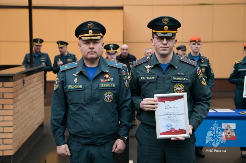 На плацу Академии состоялось построение постоянного и переменного состава