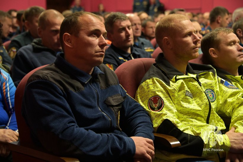 В Ногинском спасательном центре прошла торжественная церемония закрытия Чемпионата МЧС России по многоборью спасателей