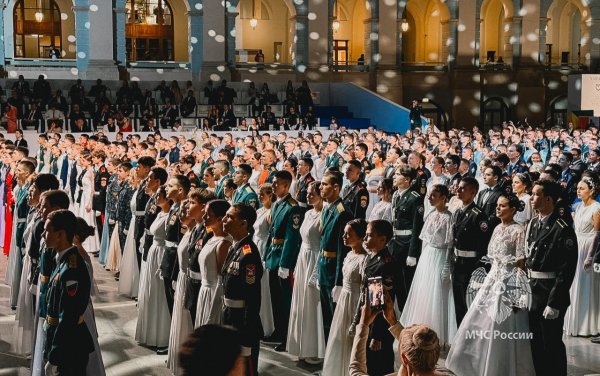 В Москве прошел юбилейный Международный Кремлёвский Благотворительный Кадетский Бал