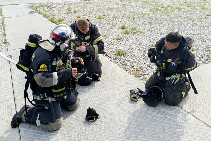 Курсанты Академии ликвидировали условный пожар в Геленджике