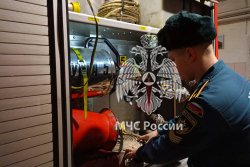 Курсанты 2 и 4 курса Академии проходят учебную практику в пожарно-спасательных подразделениях территориальных органов МЧС России