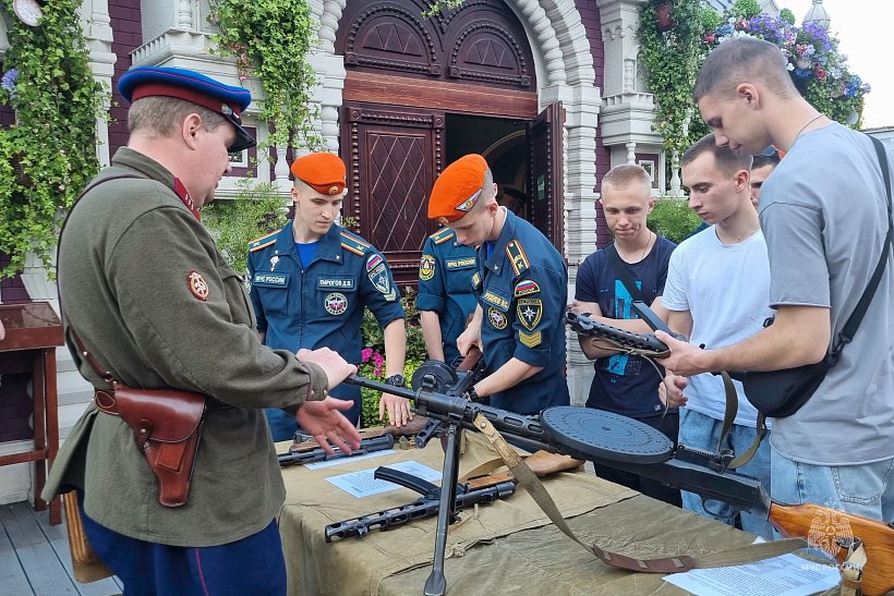 Курсанты Академии посетили фестиваль исторической реконструкции «Времена и эпохи»