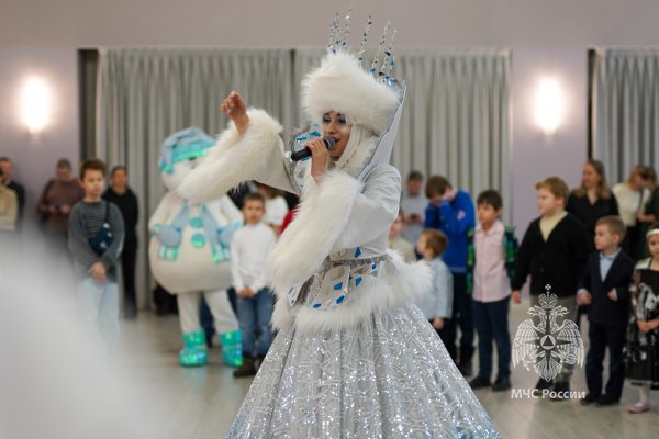Новогодний детский праздник прошел в Академии
