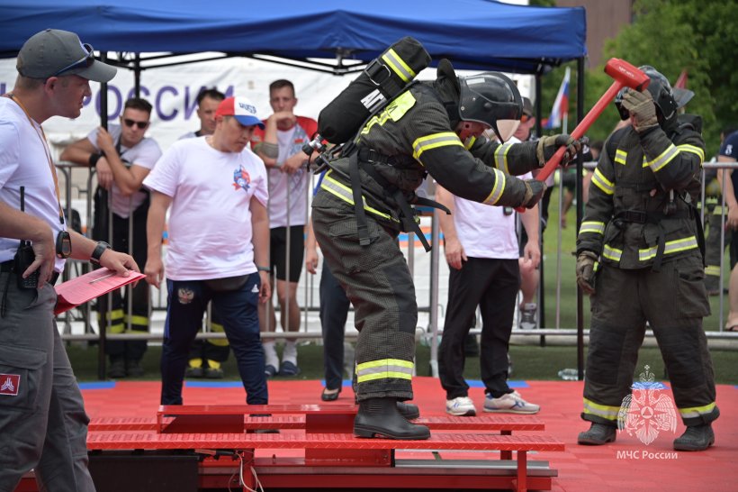 В Апаринках наградили победителей 1-ого международного гран-при профессионального мастерства пожарных и спасателей