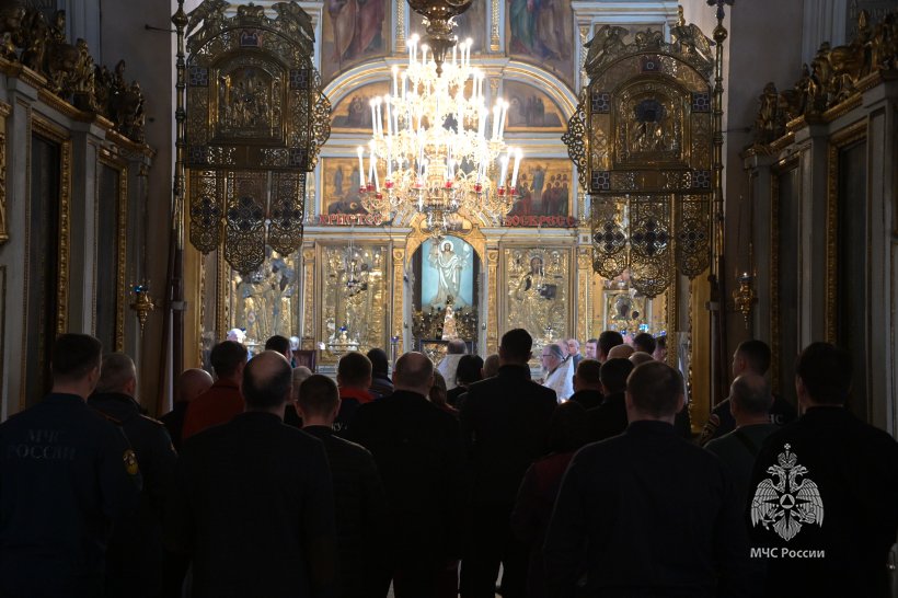 Личный состав МЧС России простился с Алексеем Федосеевым 