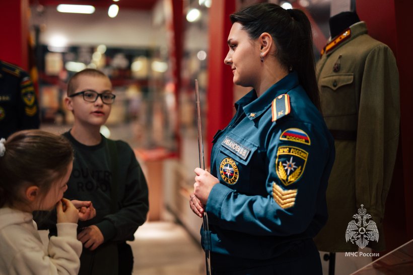 В Академии ГПС МЧС России побывали дети защитников Отечества