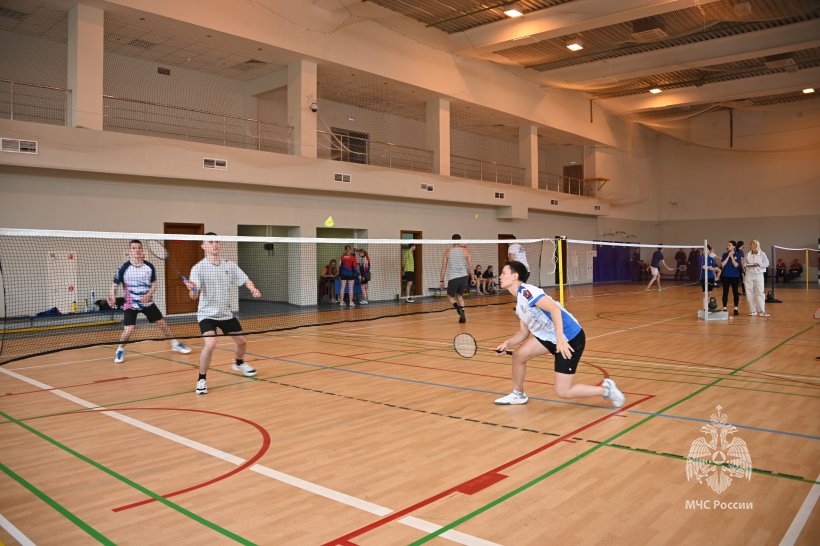 В Академии состоялись соревнования по бадминтону