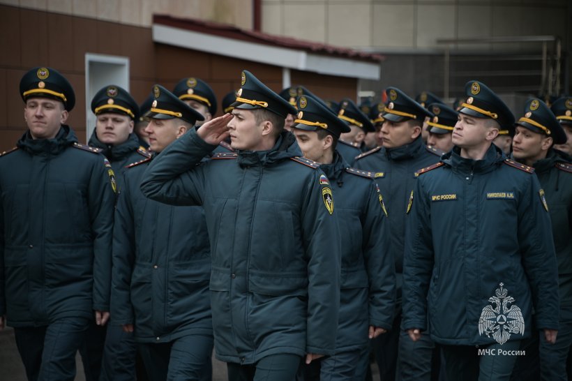 На плацу вуза состоялся общеакадемический развод