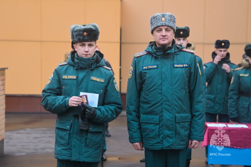 На плацу Академии состоялось построение переменного и постоянного состава