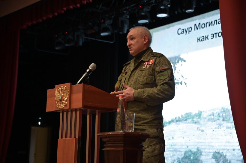 Личный состав Академии встретился с руководителем Республиканского поискового объединения «Донбасс», военным историком и боевым офицером Александром Мальцевым