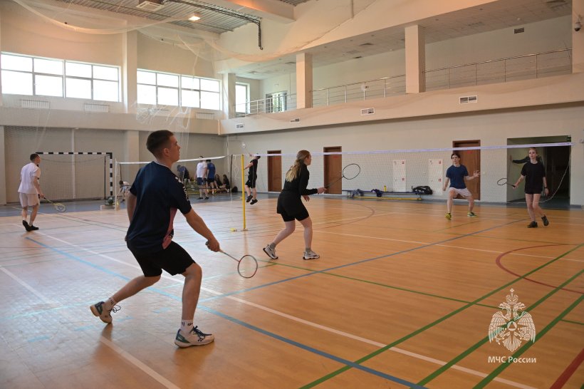 В Академии состоялись соревнования по бадминтону