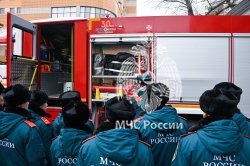 В рамках соглашения Департамента образования и науки города Москвы с Академией ГПС МЧС России для учащихся 10 и 11 кадетских классов столицы был реализован цикл мероприятий профориентационной направленности.