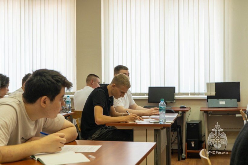 В Академии продолжаются вступительные испытания для абитуриентов, поступающих на базе среднего профессионального образования