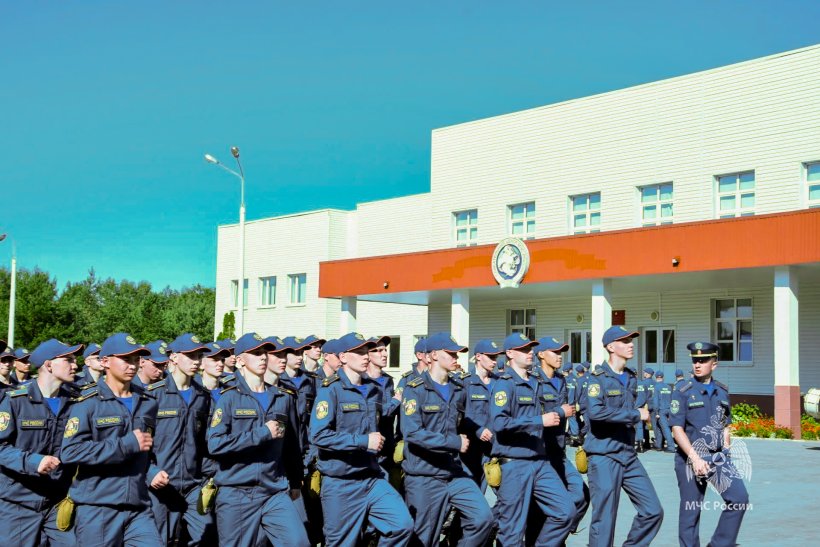 В Академии проходит курс молодого бойца для первокурсников