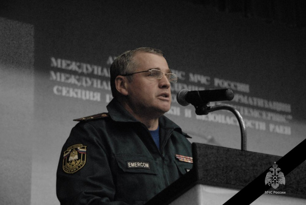 Личный состав Академии простился с Владимиром Назаровым