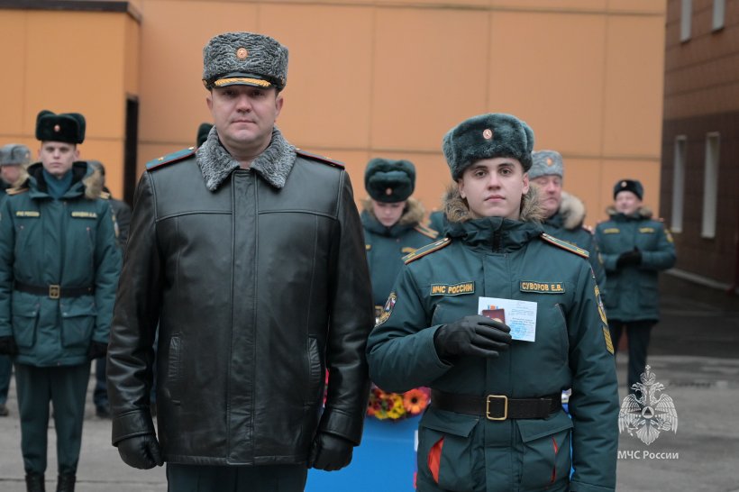 На плацу состоялось ежемесячное построение постоянного и переменного состава Академии