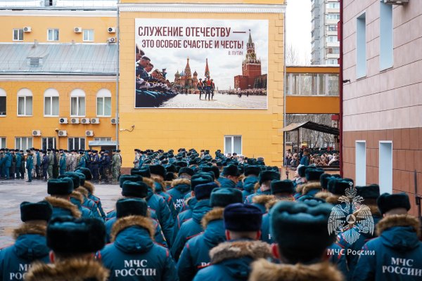 На плацу Академии состоялось построение переменного и постоянного состава