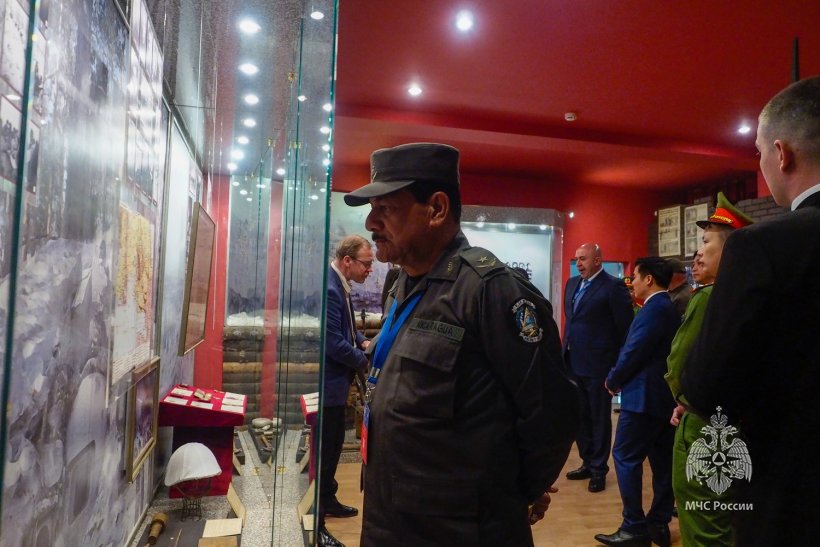 Делегация иностранных граждан посетила Академию ГПС МЧС России