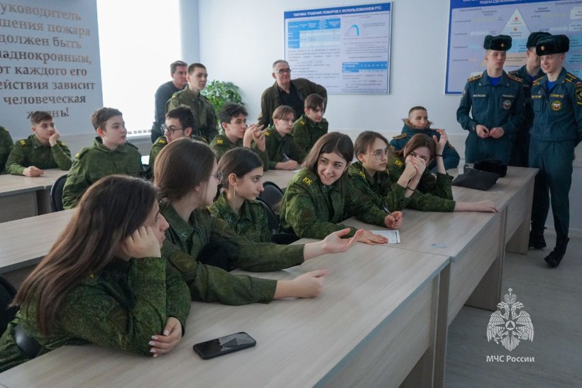 Академию ГПС МЧС России посетили кадеты