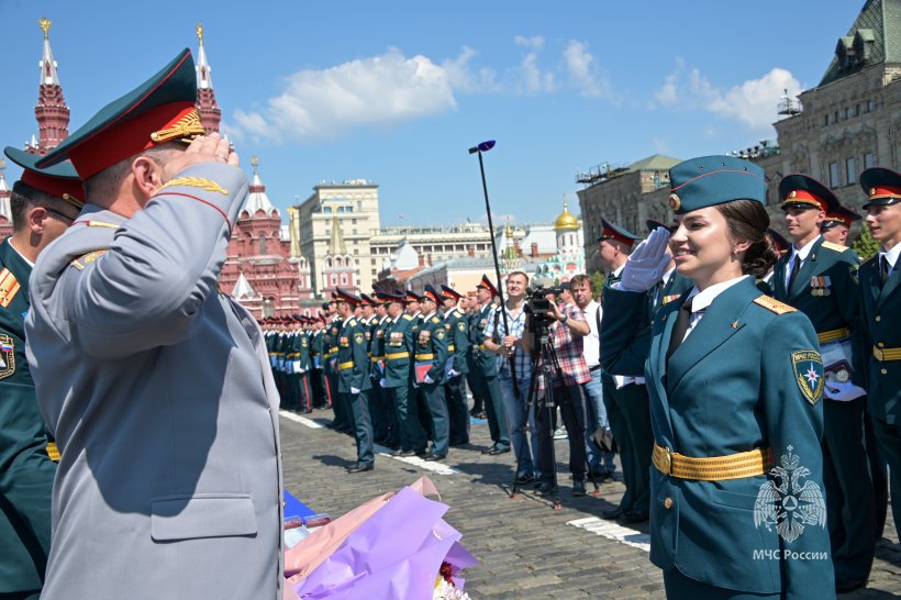 На Красной площади состоялся выпуск молодых специалистов