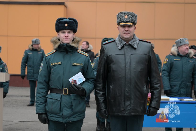 На плацу состоялось ежемесячное построение постоянного и переменного состава Академии