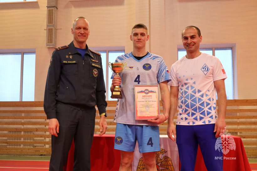  Сборная команда Академии одержала победу в турнире по волейболу