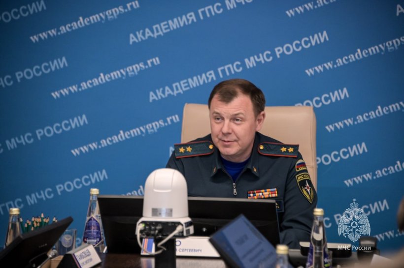 Заместитель главы МЧС России Вячеслав Бутко встретился со слушателями Академии