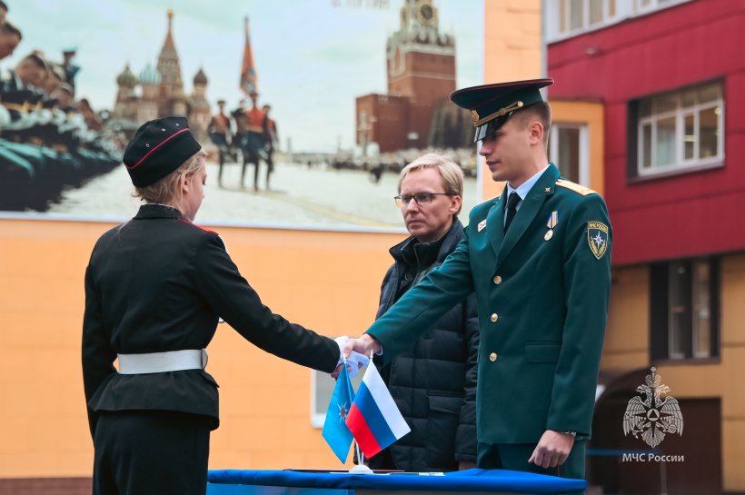 В Академии ГПС МЧС России приняли Торжественную клятву кадеты