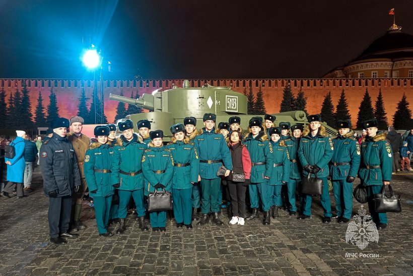 Поисковики Академии ГПС МЧС России посетили музей под открытым небом