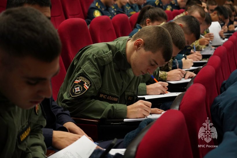 Личный состав Академии принимает участие в Экодиктанте