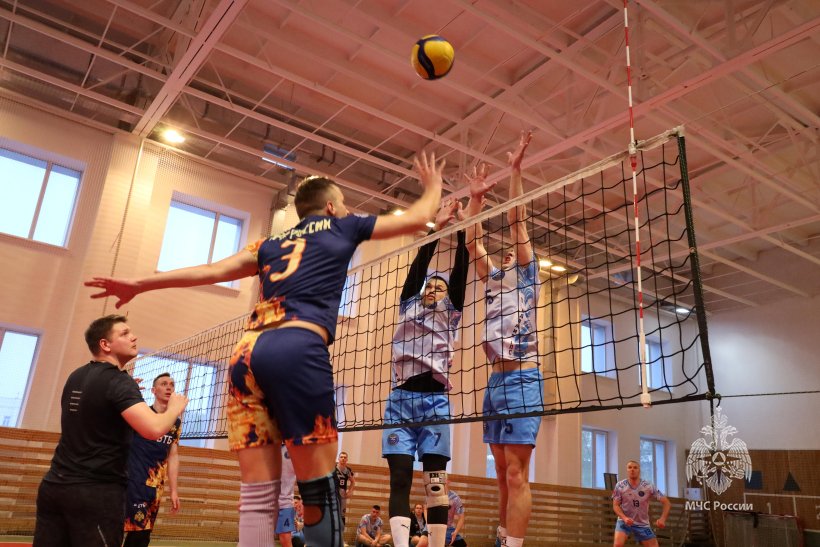  Сборная команда Академии одержала победу в турнире по волейболу