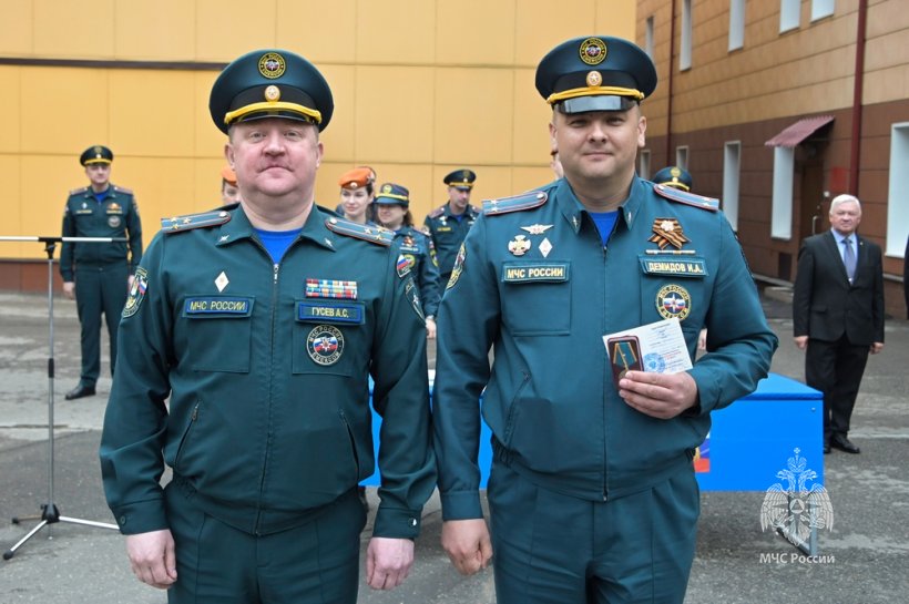 В Академии состоялось торжественное построение ко Дню пожарной охраны