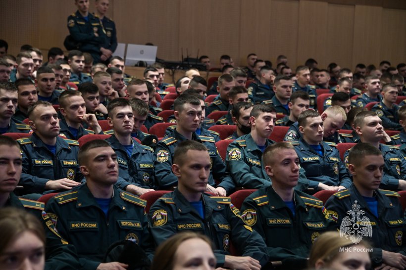 Сегодня наша страна отмечает один из важнейших государственных праздников – День Конституции Российской Федерации