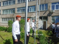 Сотрудники Академии ГПС МЧС России провели занятие с кадетами Веселевской школы