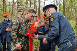 Поисковики Академии установили памятник советским воинам