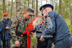 Поисковики Академии установили памятник советским воинам