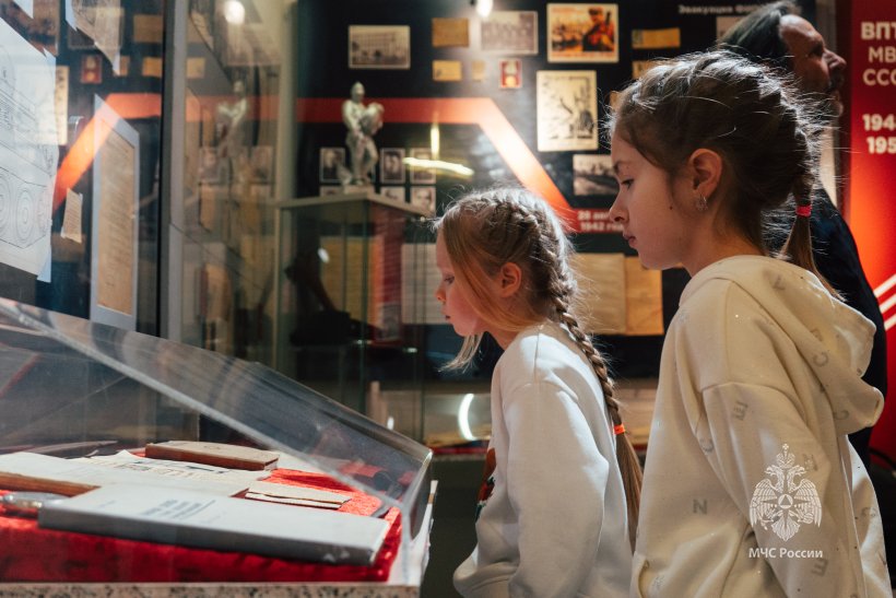 В Академии ГПС МЧС России побывали дети защитников Отечества