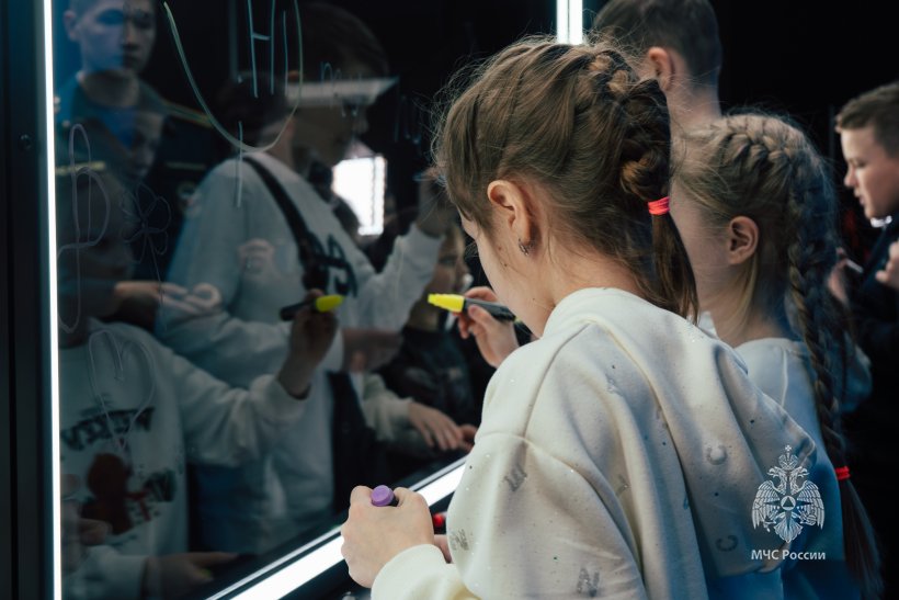 В Академии ГПС МЧС России побывали дети защитников Отечества