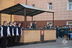 В Академии прошла торжественная линейка, посвященная Дню знаний