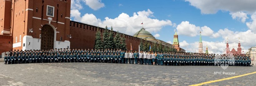 На Красной площади вручили дипломы молодым специалистам Академии