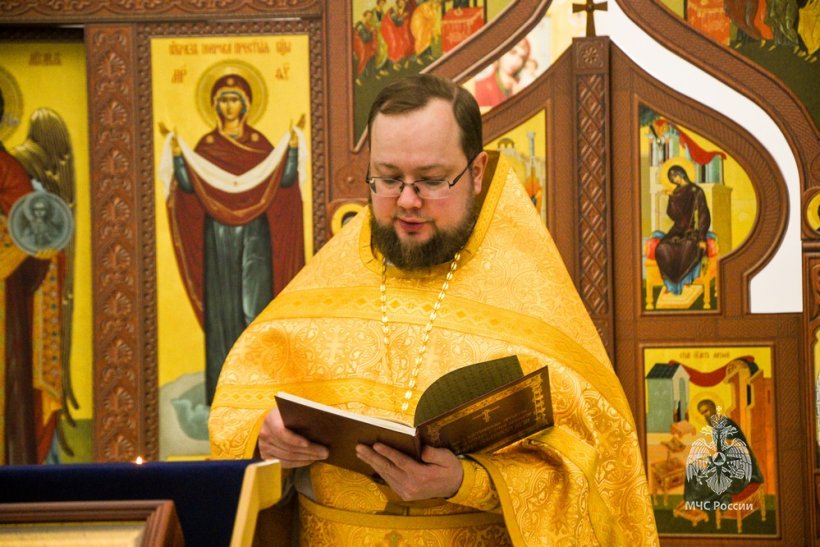 В храме великомученика Георгия Победоносца при Академии прошла рождественская литургия