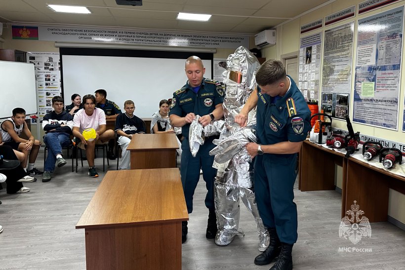 Личный состав Академии провел открытый урок во Всероссийском детском центре «Орленок»
