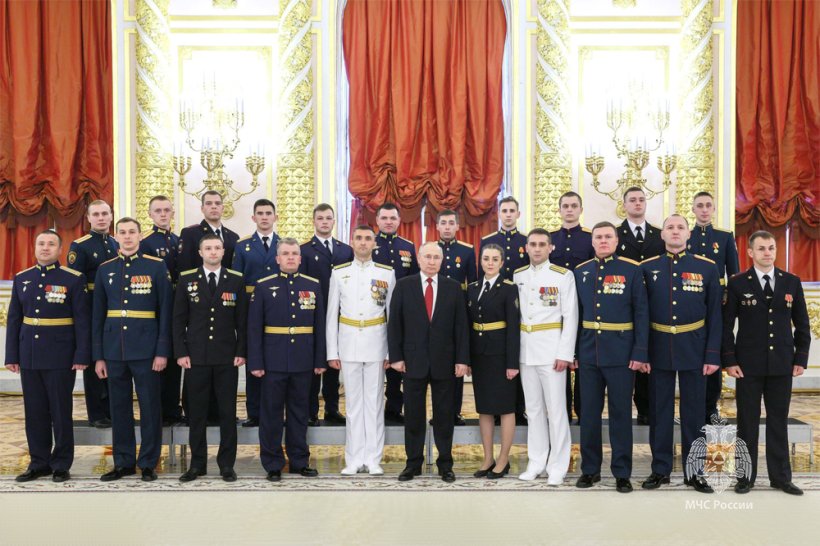 В Кремле лучшие выпускники Академии встретились с Владимиром Путиным