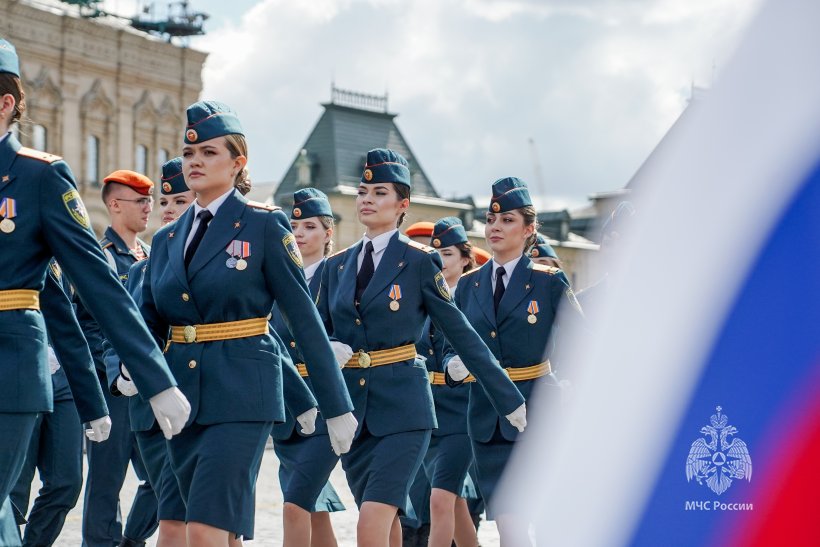 На Красной площади вручили дипломы молодым специалистам Академии