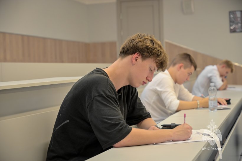 Сегодня в Академии прошёл один из сложнейших этапов абитуриентских сборов – вступительный экзамен по математике